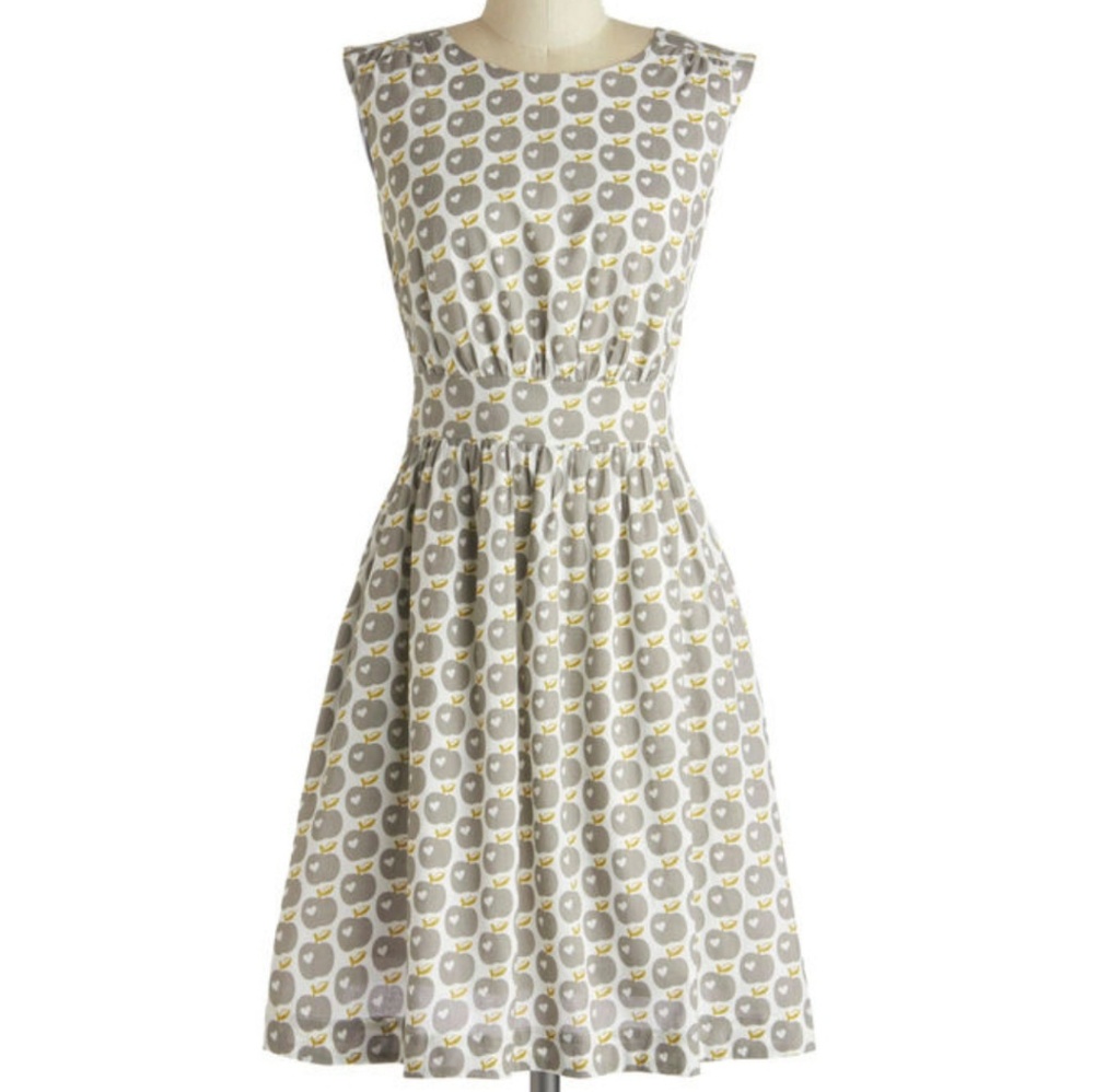 🔥FLASH SALE!🔥 E&F Too Much Fun In Apples dress